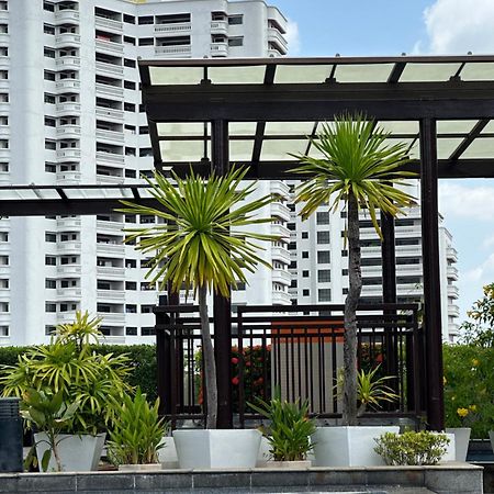 Delightful Condo In Central Location At Sukhumvit 49 Bangkok Eksteriør billede