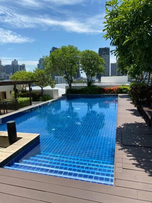 Delightful Condo In Central Location At Sukhumvit 49 Bangkok Eksteriør billede