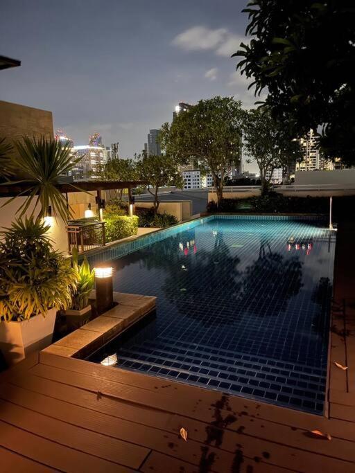 Delightful Condo In Central Location At Sukhumvit 49 Bangkok Eksteriør billede