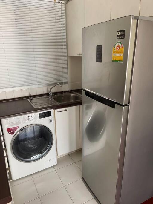 Delightful Condo In Central Location At Sukhumvit 49 Bangkok Eksteriør billede